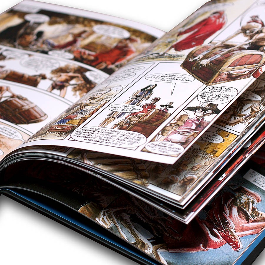 The Discworld Graphic Novels: The Colour of Magic & The Light Fantastic (Hardback)