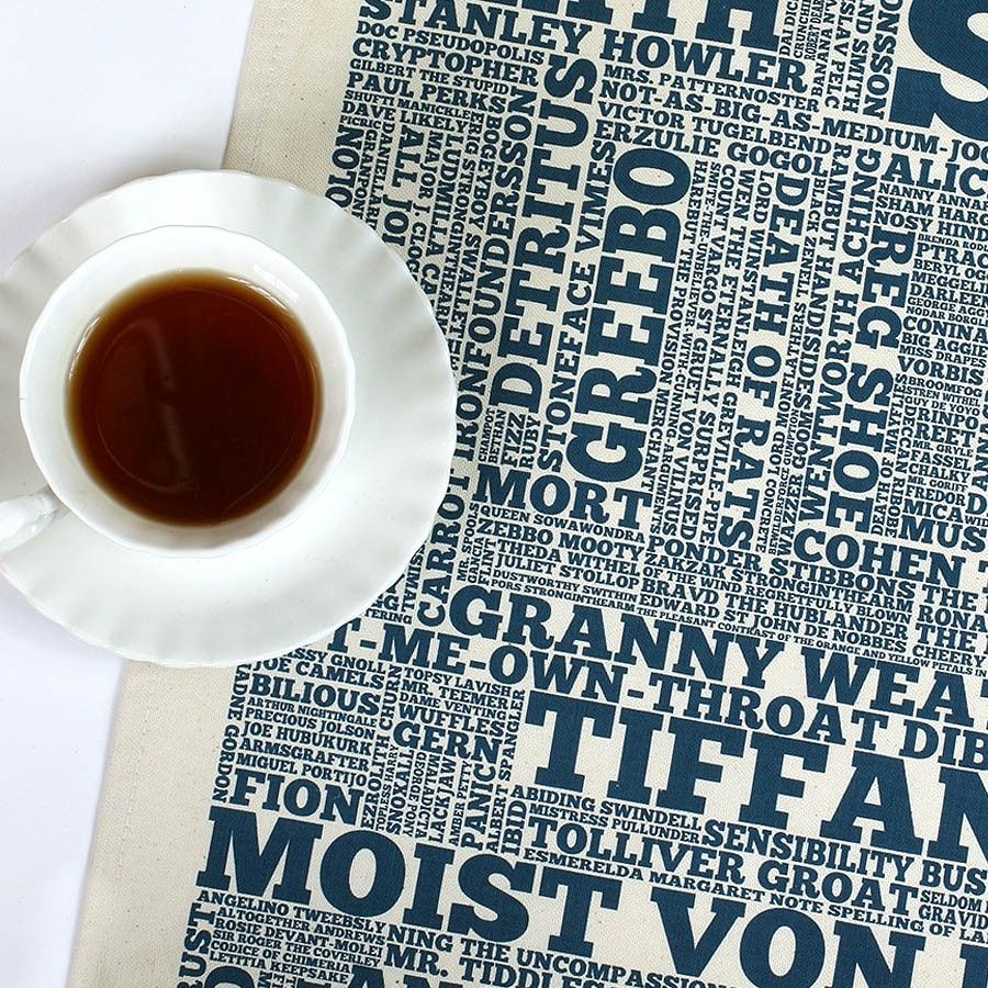 Discworld: A Cast of Thousands! Tea Towel