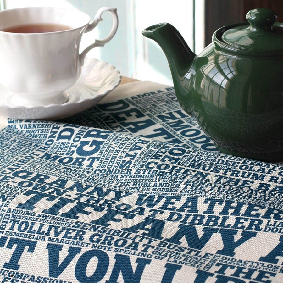 Discworld: A Cast of Thousands! Tea Towel