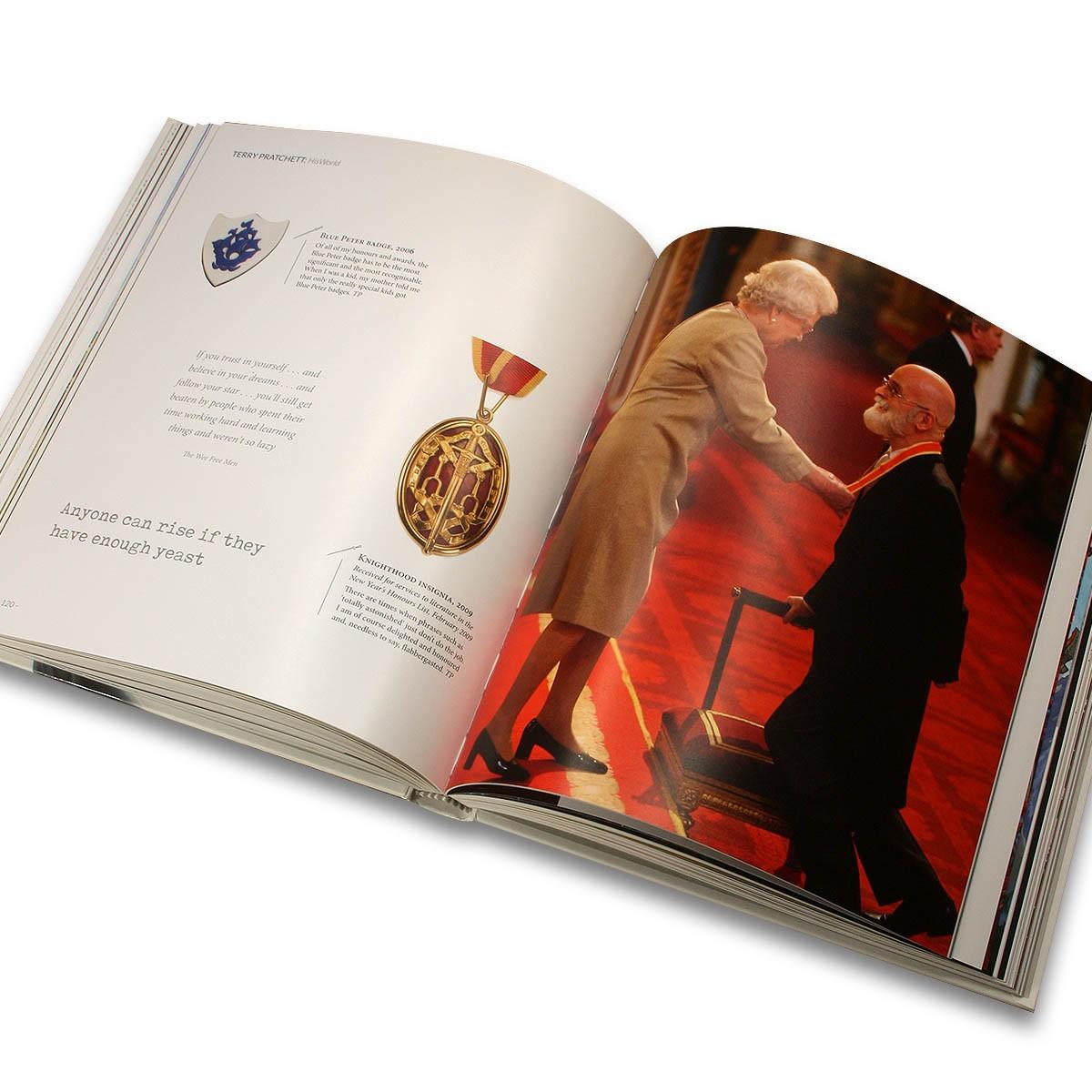 Terry Pratchett: HisWorld - The Official Exhibition Companion *DELUXE SLIPCASE EDITION*